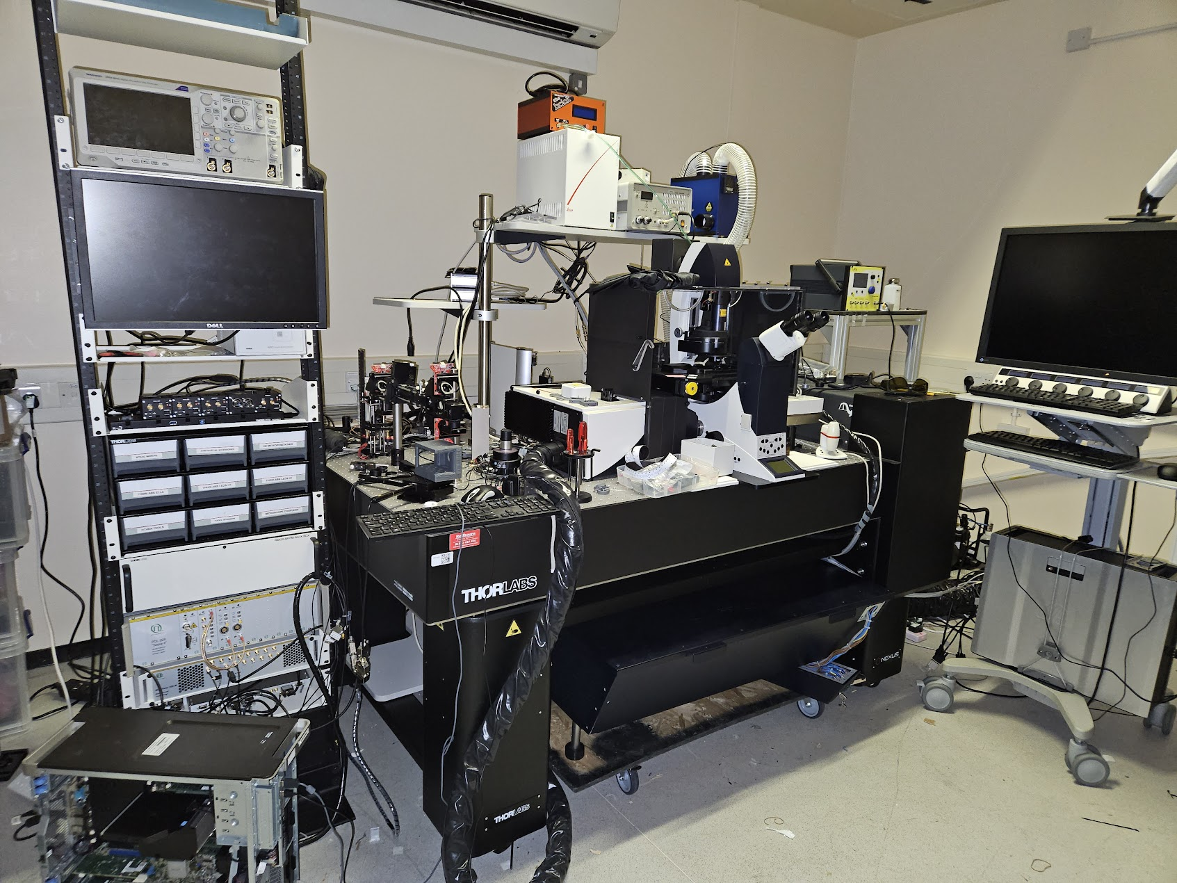 ATLAS.THREE microscopy platform